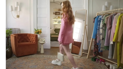 2022-05-26_-_Vogue_Magazine_-_7_Days_7_Looks_long_video_mp41702.jpg