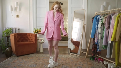 2022-05-26_-_Vogue_Magazine_-_7_Days_7_Looks_long_video_mp41703.jpg