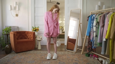 2022-05-26_-_Vogue_Magazine_-_7_Days_7_Looks_long_video_mp41704.jpg