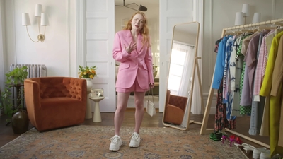 2022-05-26_-_Vogue_Magazine_-_7_Days_7_Looks_long_video_mp41724.jpg