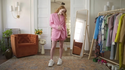 2022-05-26_-_Vogue_Magazine_-_7_Days_7_Looks_long_video_mp41725.jpg