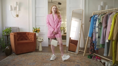 2022-05-26_-_Vogue_Magazine_-_7_Days_7_Looks_long_video_mp41734.jpg