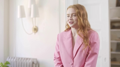 2022-05-26_-_Vogue_Magazine_-_7_Days_7_Looks_long_video_mp41735.jpg