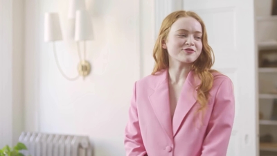 2022-05-26_-_Vogue_Magazine_-_7_Days_7_Looks_long_video_mp41737.jpg