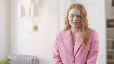 2022-05-26_-_Vogue_Magazine_-_7_Days_7_Looks_long_video_mp41740.jpg