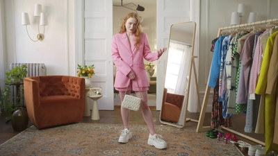 2022-05-26_-_Vogue_Magazine_-_7_Days_7_Looks_long_video_mp41743.jpg