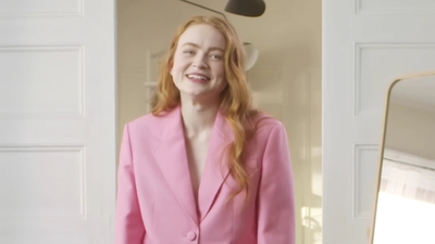 2022-05-26_-_Vogue_Magazine_-_7_Days_7_Looks_long_video_mp41747.jpg