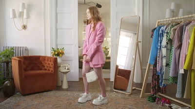 2022-05-26_-_Vogue_Magazine_-_7_Days_7_Looks_long_video_mp41753.jpg