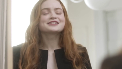 2022-05-26_-_Vogue_Magazine_-_7_Days_7_Looks_long_video_mp41778.jpg
