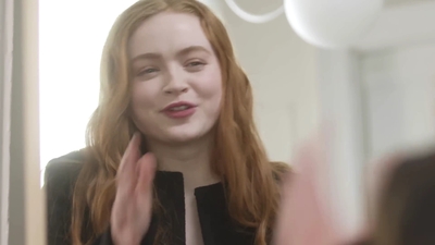 2022-05-26_-_Vogue_Magazine_-_7_Days_7_Looks_long_video_mp41779.jpg