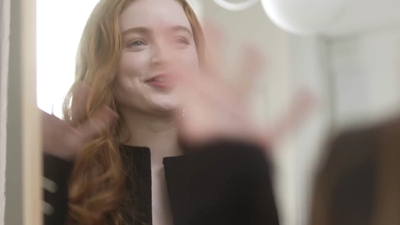 2022-05-26_-_Vogue_Magazine_-_7_Days_7_Looks_long_video_mp41780.jpg