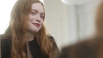 2022-05-26_-_Vogue_Magazine_-_7_Days_7_Looks_long_video_mp41786.jpg