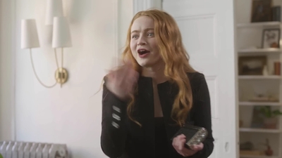 2022-05-26_-_Vogue_Magazine_-_7_Days_7_Looks_long_video_mp41803.jpg