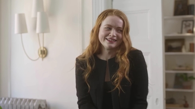 2022-05-26_-_Vogue_Magazine_-_7_Days_7_Looks_long_video_mp41805.jpg
