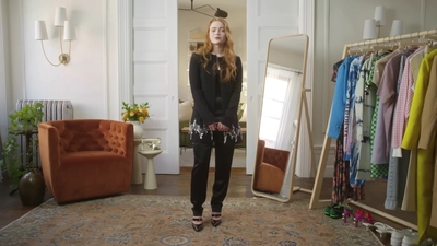 2022-05-26_-_Vogue_Magazine_-_7_Days_7_Looks_long_video_mp41809.jpg
