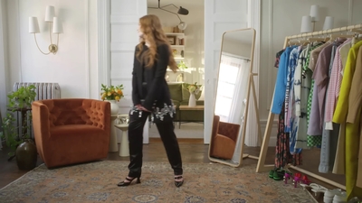 2022-05-26_-_Vogue_Magazine_-_7_Days_7_Looks_long_video_mp41810.jpg
