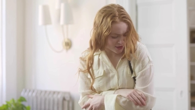 2022-05-26_-_Vogue_Magazine_-_7_Days_7_Looks_long_video_mp41822.jpg