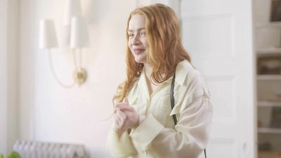 2022-05-26_-_Vogue_Magazine_-_7_Days_7_Looks_long_video_mp41826.jpg