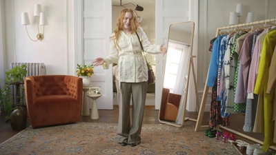 2022-05-26_-_Vogue_Magazine_-_7_Days_7_Looks_long_video_mp41841.jpg