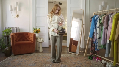 2022-05-26_-_Vogue_Magazine_-_7_Days_7_Looks_long_video_mp41849.jpg
