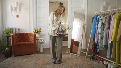 2022-05-26_-_Vogue_Magazine_-_7_Days_7_Looks_long_video_mp41850.jpg