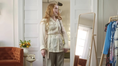 2022-05-26_-_Vogue_Magazine_-_7_Days_7_Looks_long_video_mp41854.jpg