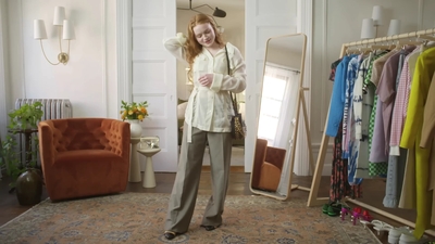 2022-05-26_-_Vogue_Magazine_-_7_Days_7_Looks_long_video_mp41865.jpg