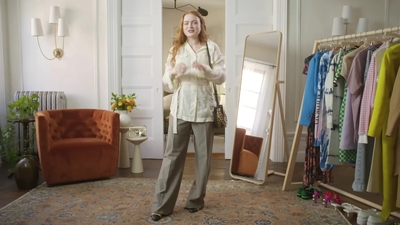 2022-05-26_-_Vogue_Magazine_-_7_Days_7_Looks_long_video_mp41866.jpg