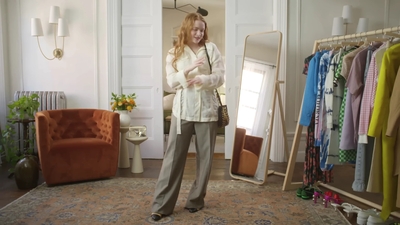 2022-05-26_-_Vogue_Magazine_-_7_Days_7_Looks_long_video_mp41868.jpg