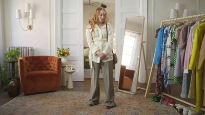 2022-05-26_-_Vogue_Magazine_-_7_Days_7_Looks_long_video_mp41875.jpg