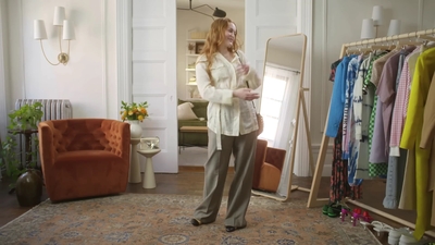 2022-05-26_-_Vogue_Magazine_-_7_Days_7_Looks_long_video_mp41879.jpg