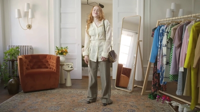 2022-05-26_-_Vogue_Magazine_-_7_Days_7_Looks_long_video_mp41881.jpg