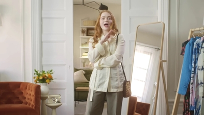 2022-05-26_-_Vogue_Magazine_-_7_Days_7_Looks_long_video_mp41884.jpg