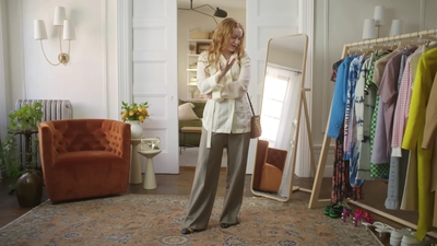 2022-05-26_-_Vogue_Magazine_-_7_Days_7_Looks_long_video_mp41888.jpg