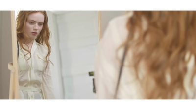 2022-05-26_-_Vogue_Magazine_-_7_Days_7_Looks_long_video_mp41897.jpg