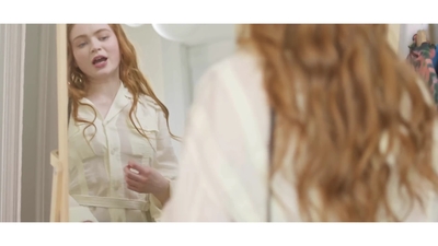 2022-05-26_-_Vogue_Magazine_-_7_Days_7_Looks_long_video_mp41899.jpg