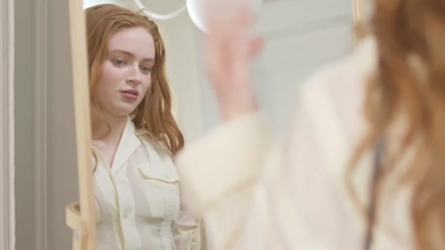 2022-05-26_-_Vogue_Magazine_-_7_Days_7_Looks_long_video_mp41908.jpg