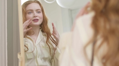 2022-05-26_-_Vogue_Magazine_-_7_Days_7_Looks_long_video_mp41911.jpg
