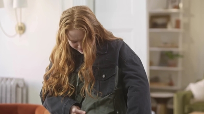 2022-05-26_-_Vogue_Magazine_-_7_Days_7_Looks_long_video_mp41932.jpg
