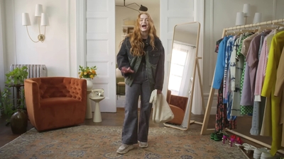 2022-05-26_-_Vogue_Magazine_-_7_Days_7_Looks_long_video_mp41939.jpg