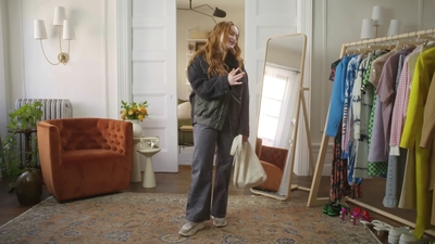 2022-05-26_-_Vogue_Magazine_-_7_Days_7_Looks_long_video_mp41942.jpg