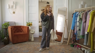 2022-05-26_-_Vogue_Magazine_-_7_Days_7_Looks_long_video_mp41945.jpg