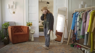 2022-05-26_-_Vogue_Magazine_-_7_Days_7_Looks_long_video_mp41955.jpg