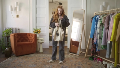 2022-05-26_-_Vogue_Magazine_-_7_Days_7_Looks_long_video_mp41973.jpg