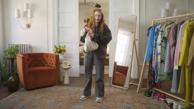 2022-05-26_-_Vogue_Magazine_-_7_Days_7_Looks_long_video_mp41977.jpg