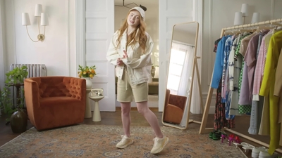 2022-05-26_-_Vogue_Magazine_-_7_Days_7_Looks_long_video_mp42013.jpg