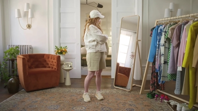 2022-05-26_-_Vogue_Magazine_-_7_Days_7_Looks_long_video_mp42026.jpg