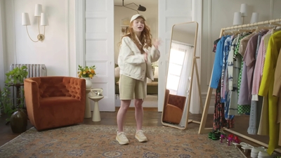 2022-05-26_-_Vogue_Magazine_-_7_Days_7_Looks_long_video_mp42028.jpg