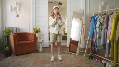 2022-05-26_-_Vogue_Magazine_-_7_Days_7_Looks_long_video_mp42030.jpg