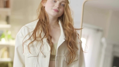 2022-05-26_-_Vogue_Magazine_-_7_Days_7_Looks_long_video_mp42035.jpg